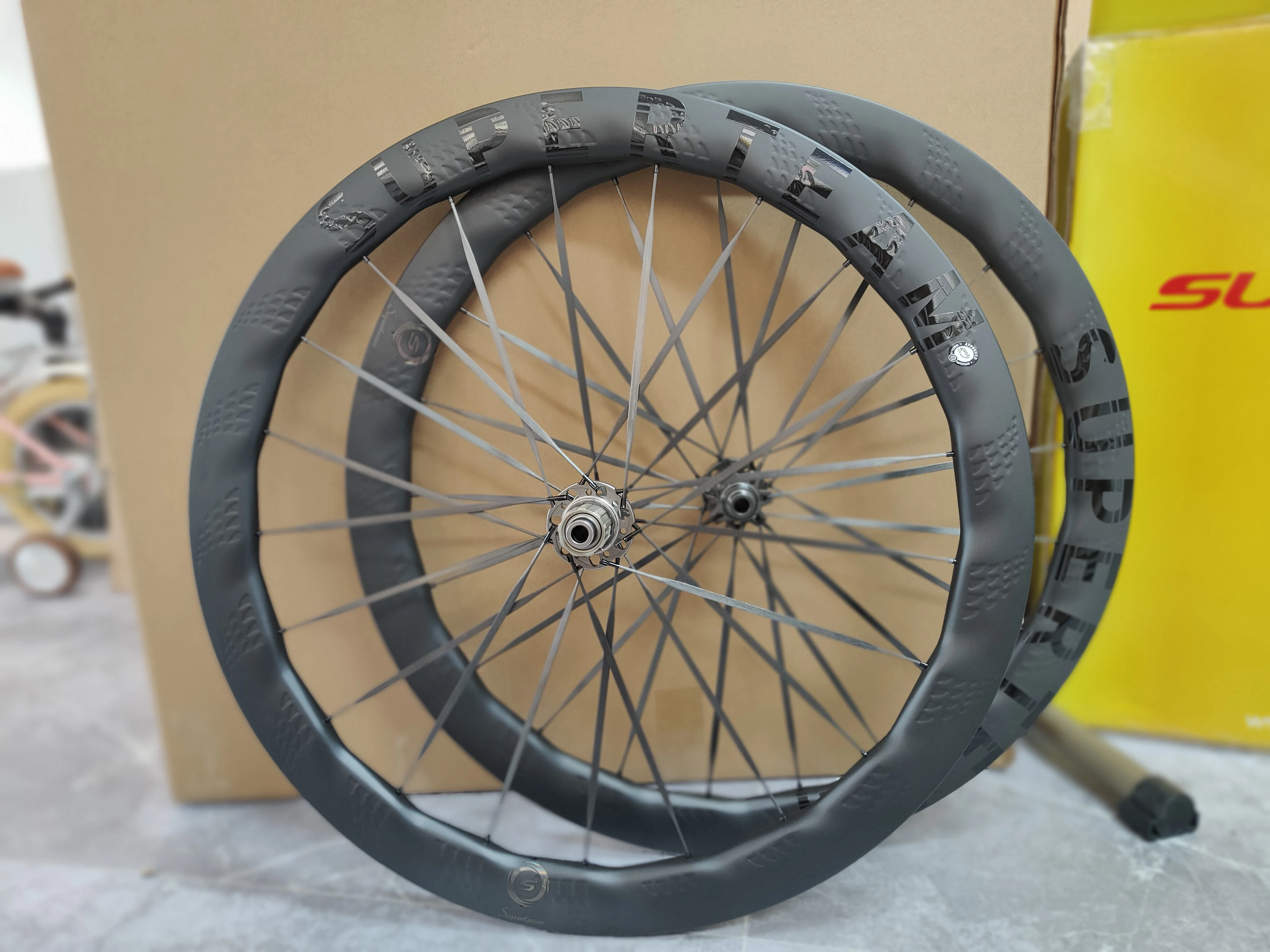 Cerchi SUPERTEAM Pro Carbon Spoke 50 58 mm carbonio strada disco